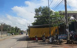 Người phụ nữ chết trong tư thế treo cổ với nhiều vết thương