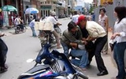Bị truy bắt, trộm đâm 3 công an trọng thương