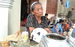 Mẹ phạm nhân cứa cổ bạn tù nức nở khi nghe tin con giết người