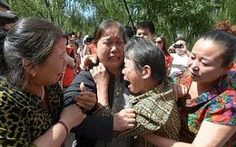 Xúc động hai mẹ con tìm thấy nhau sau 37 năm xa cách