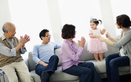 Từ vụ thai phụ ôm con tự tử: Học cách sống chung với mẹ chồng