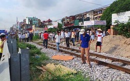 Hà Nội: Tàu hỏa tông chết người phụ nữ giúp việc