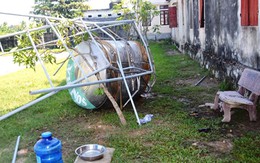 Hai học sinh tiểu học bị bồn nước đè tử vong khi ngồi chơi