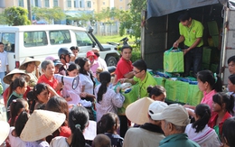 Nhân viên và khách hàng Big C chung tay cứu trợ đồng bào miền Trung 