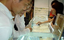 Giá vàng trong nước ngược dòng thế giới