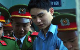 Nụ cười khó hiểu của Lê Văn Luyện 