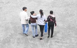 Mẹ lừa đảo kiếm tiền trị bệnh cho con