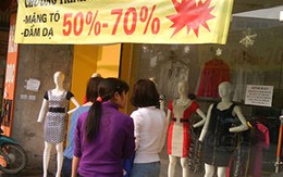 Sau Tết, shop thời trang đua nhau giảm giá