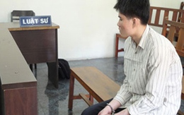 Lãnh án do... sờ ngực