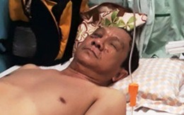 Một nhà báo bị cứa cổ 