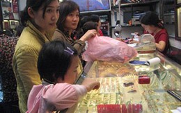 Giá vàng tiếp tục giảm