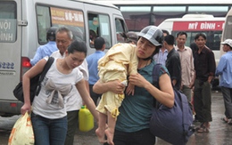 Vé tàu xe dịp 30/4 và 1/5: Trông chờ vào... may mắn