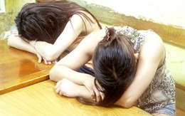 Sơn nữ bán thân trong quán tẩm quất 