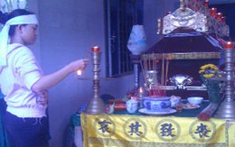 Ba mẹ con góa phụ trẻ đẹp bị người tình thiêu