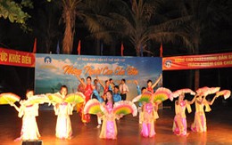 Giao lưu văn nghệ "Những người con của biển năm 2012"