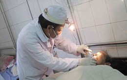 Giòi trong mũi cụ ông là ấu trùng ruồi 