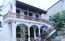 Biệt thự màu hồng của "cá sấu chúa"