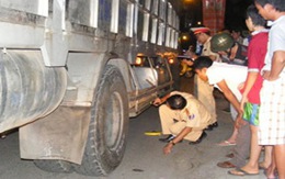 Bị xe tải cán, em tử vong, chị nguy kịch