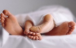 Bị vợ trách vì 'cậu nhỏ' cương buổi sáng