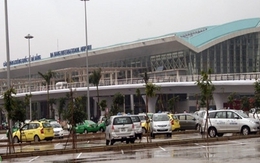 Nhà ga sân bay quốc tế Đà Nẵng tiếp tục bị dột khi trời mưa