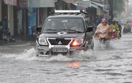 Đà Nẵng đang mưa lớn, nhiều tuyến đường ngập nặng 