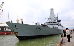 Tàu Hải quân Hoàng gia Anh Daring cập cảng Tiên Sa