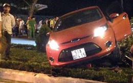 Lùi ô tô đâm chết một thiếu nữ