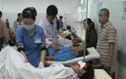 Khoa Cấp cứu Bệnh viện Đà Nẵng chật kín chỗ trong mấy ngày Tết 