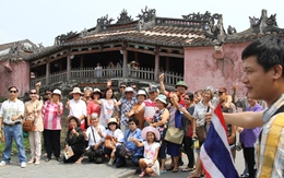 Hội An không "vắng như chùa bà Đanh"