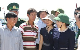Bộ trưởng Nguyễn Thị Kim Tiến “mục sở thị” tàu ngư dân ở đảo Lý Sơn