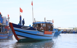 Hạ thủy tàu công suất lớn ra vùng biển Hoàng Sa