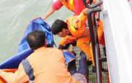Tặng bằng khen 7 ngư dân cứu nạn tại Cần Giờ