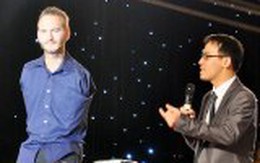 Nick Vujicic “chàng trai không tay, không chân” trở lại Việt Nam
