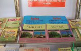 Sách giáo khoa lậu cũng có tem chống giả