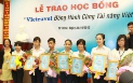 Vietravel xét trao học bổng “Đồng hành cùng tài năng Việt” 2014