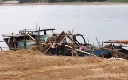 Quảng Bình: Giá cát xây dựng tăng cao và khan hiếm