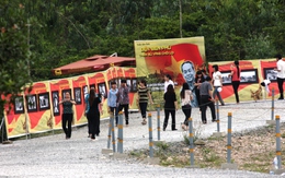 Tổ chức triển lãm ảnh tại mộ Đại tướng Võ Nguyên Giáp