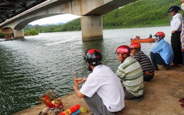 Tai nạn trên cầu, rơi xuống sông mất tích