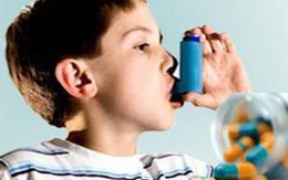 Trẻ dùng nhiều kháng sinh dễ bị hen 