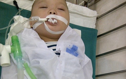 Bé 9 tháng tuổi thủng ruột vì ăn cháo