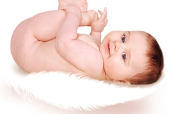 Khăn ướt an toàn cho bé với Nano bạc mới