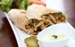 Ăn bánh mì kiểu Ả Rập