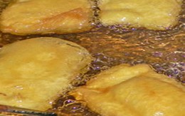 Thơm lừng bánh sầu riêng chiên Hà Thành