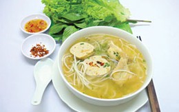 Lạ lùng đi ăn cháo bằng...đũa