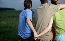 Hủy hôn vì bạn gái 'bắt cá 3 tay'