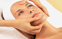 Suýt ngất vì bị vợ tận dụng lấy “tinh binh“ làm đẹp