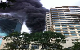 Khách sạn 5 sao bốc cháy ngùn ngụt