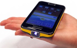 Samsung sắp bán điện thoại tích hợp máy chiếu tại VN