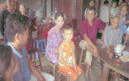 "Mẹ mìn" thoát y hòng trốn tội