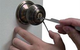 Osin biến mất cùng 120 lượng vàng, 40.000 USD của bà chủ